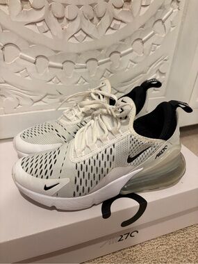 Nike Woman’s Air Max 270 White and Black Sneakers